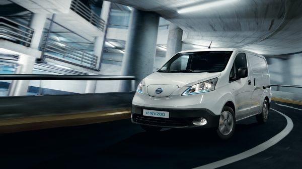 Nissan elektriniai automobiliai ir furgonai
