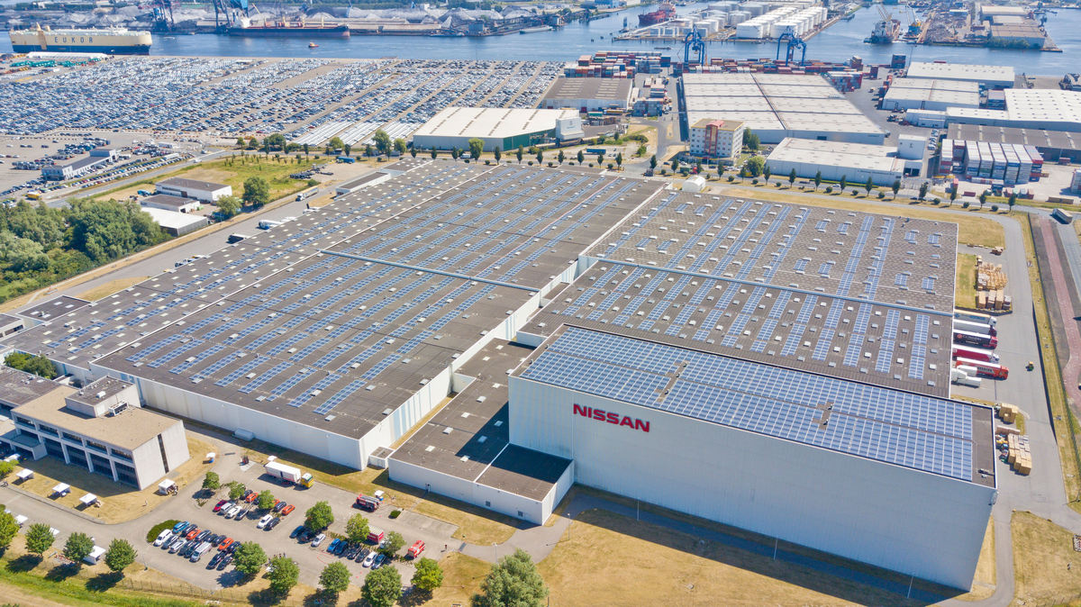 „Nissan“ pradeda naudoti didžiausią Nyderlanduose saulės fermą ant pastato